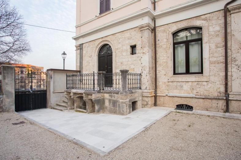 Villino Mari Camere Con Parcheggio Privato Gratuito Ascoli Piceno Luaran gambar