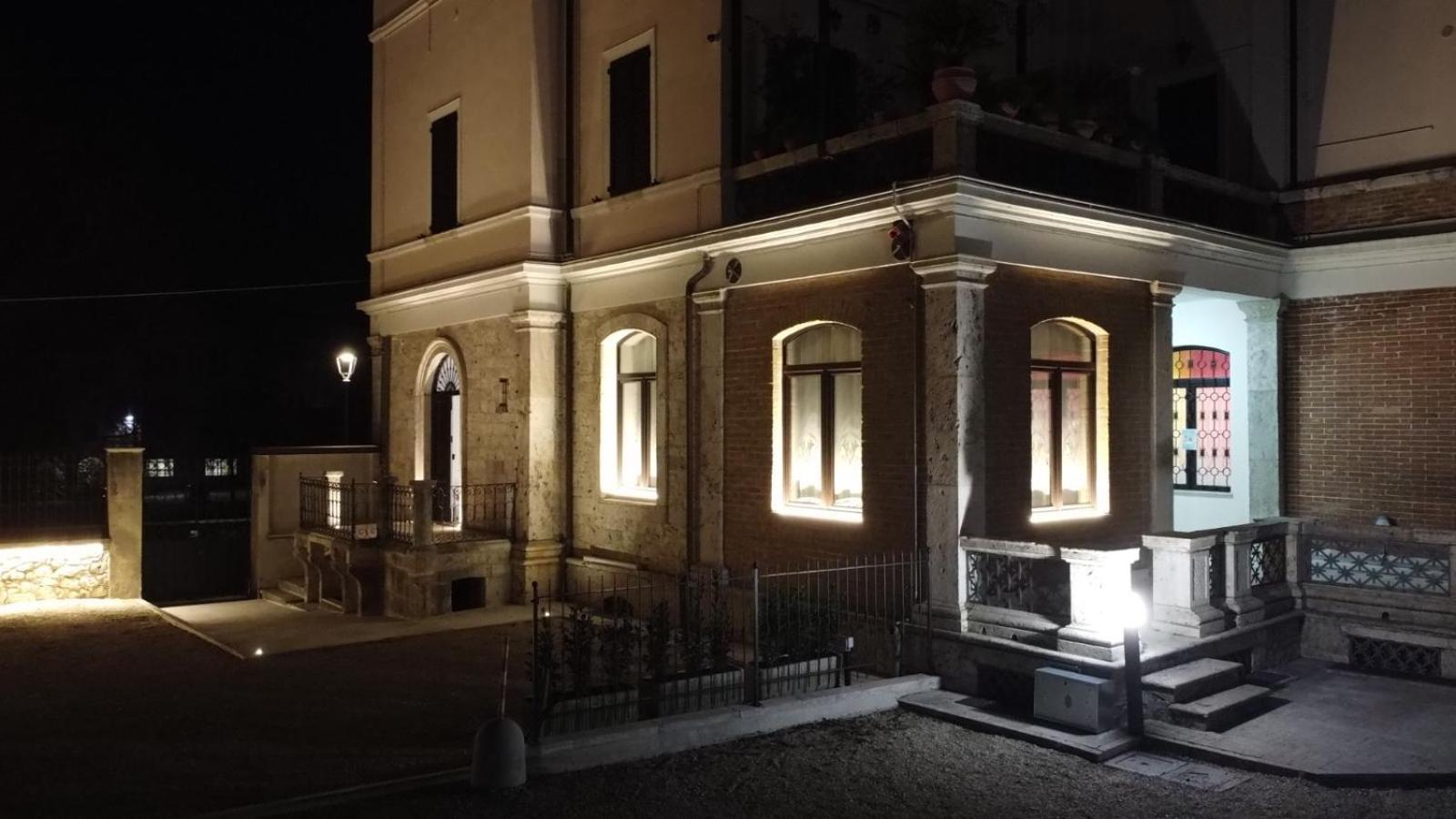 Villino Mari Camere Con Parcheggio Privato Gratuito Ascoli Piceno Luaran gambar