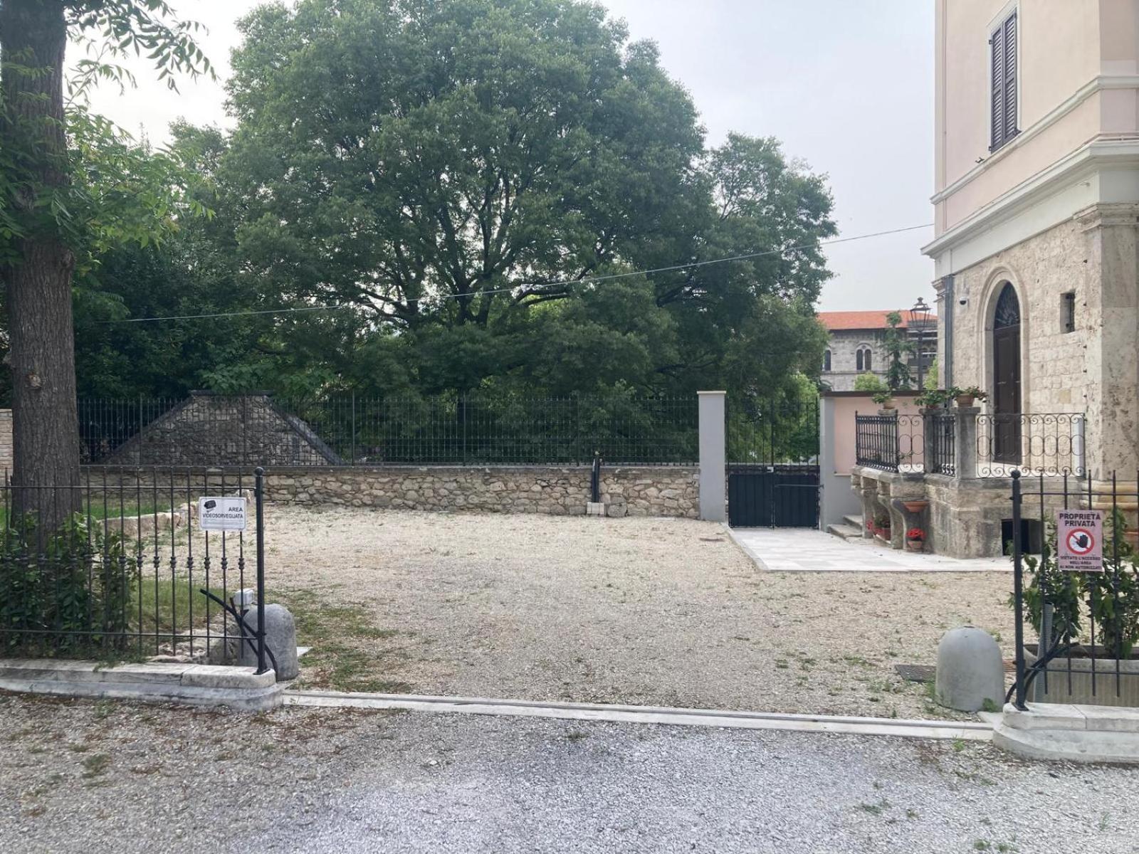 Villino Mari Camere Con Parcheggio Privato Gratuito Ascoli Piceno Luaran gambar