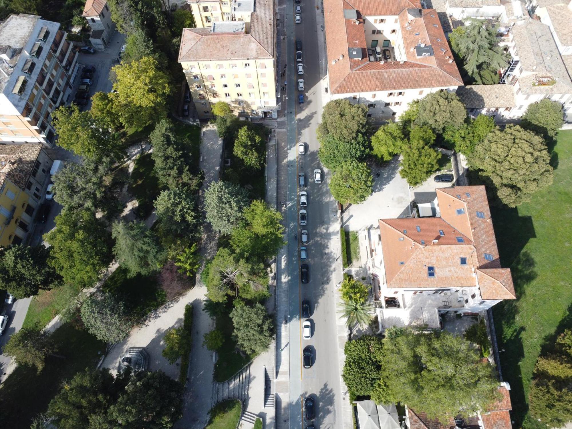 Villino Mari Camere Con Parcheggio Privato Gratuito Ascoli Piceno Luaran gambar